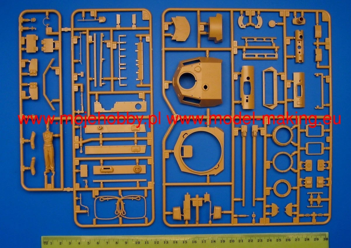 Tamiya 35290 German Panzerkampfwagen III Ausf.N (Sd.Kfz.141/2) 10 Tamiya 35290 German Panzerkampfwagen III Ausf.N (Sd.Kfz.141/2) - Image 8