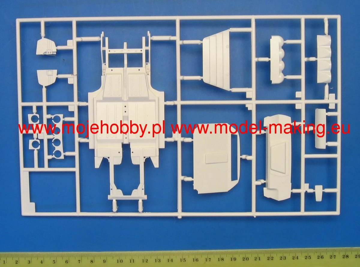 Hasegawa HC15 LANCIA STRATOS HF STRADALE (1972) 6 Hasegawa HC15 LANCIA STRATOS HF STRADALE (1972) - Image 4