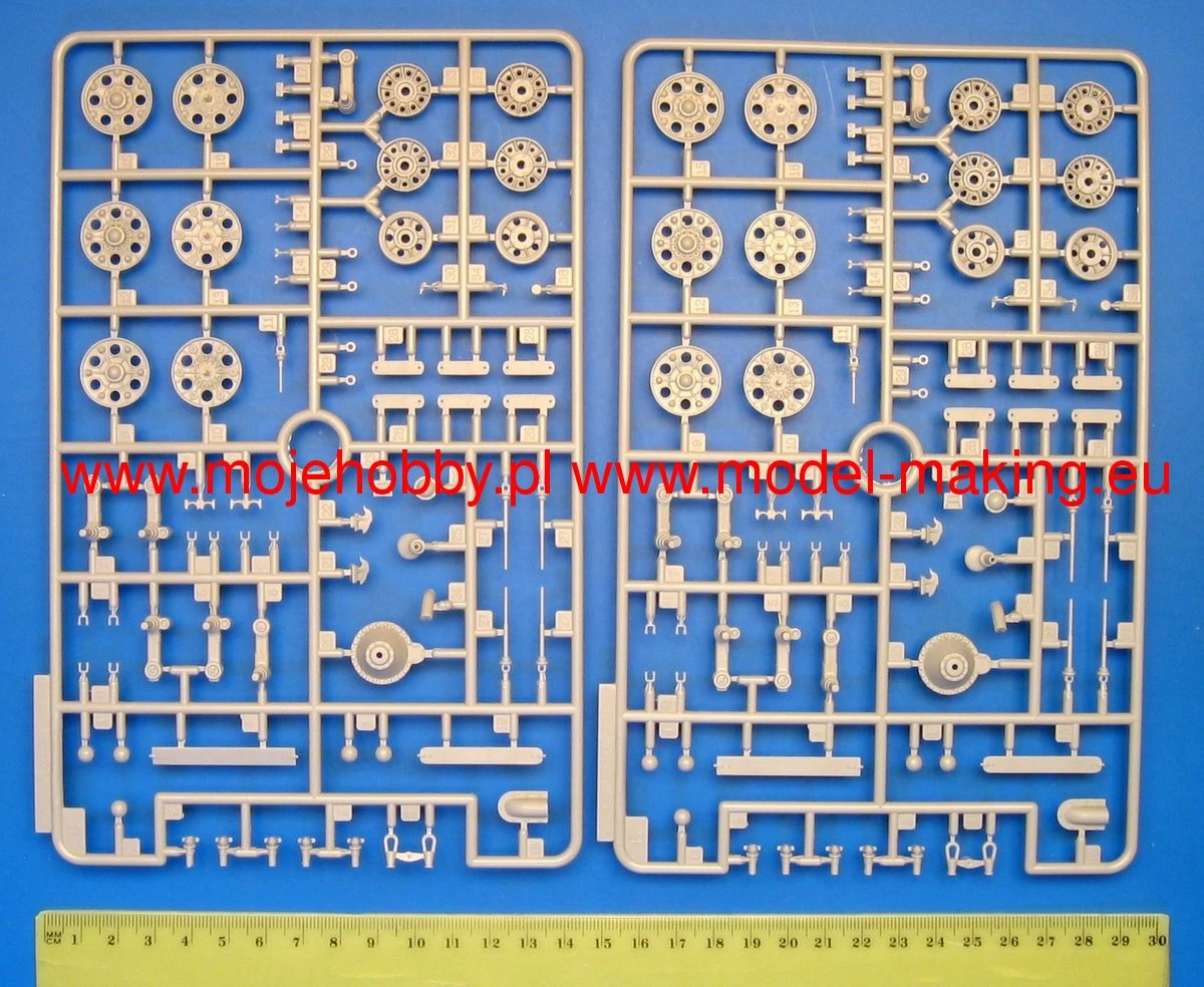 AFV Club 35S51 Soviet T-34/76 Model.1942 (Factory 112) Tank With Clear Turret And Upper Hull 7 AFV Club 35S51 Soviet T-34/76 Model.1942 (Factory 112) Tank With Clear Turret And Upper Hull - Image 5