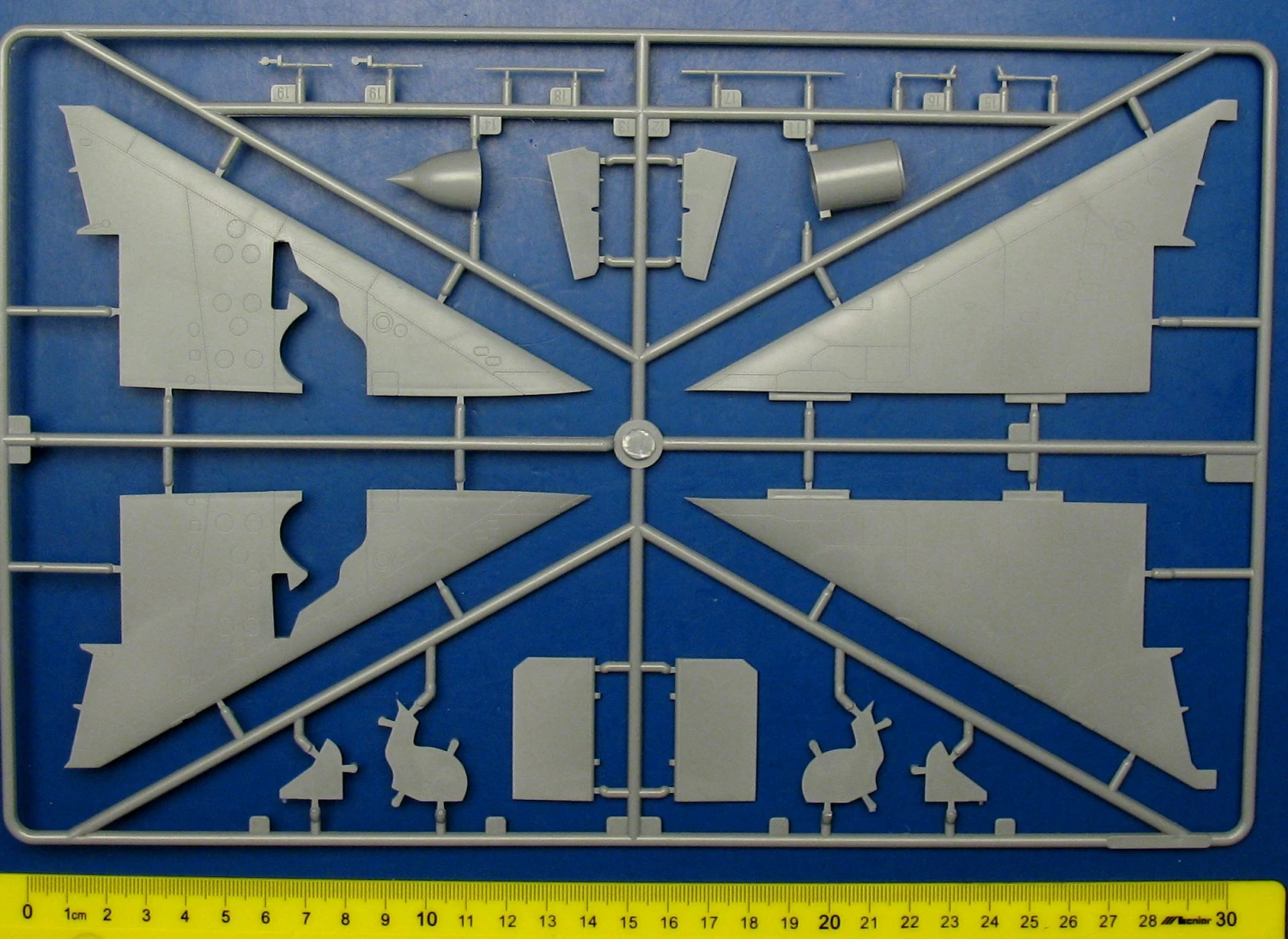 Trumpeter 02897 Su-9U Maiden 7 Trumpeter 02897 Su-9U Maiden - Image 5