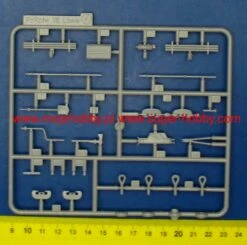 Amusing Hobby 35A016 Flakpanzer E-100 8,8cm Flakzwilling -Toy Model Store 20327 1 amu35a016 4