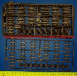 Amusing Hobby 35A016 Flakpanzer E-100 8,8cm Flakzwilling -Toy Model Store 20327 1 amu35a016 5