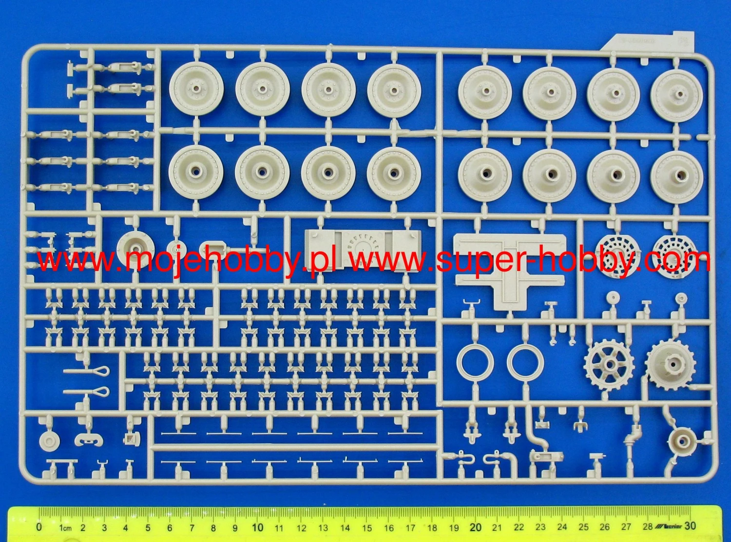 Meng Model TS039 German Tank Destroyer Sd.Kfz.173 Jagdpanther Ausf.G1 9 Meng Model TS039 German Tank Destroyer Sd.Kfz.173 Jagdpanther Ausf.G1 - Image 7