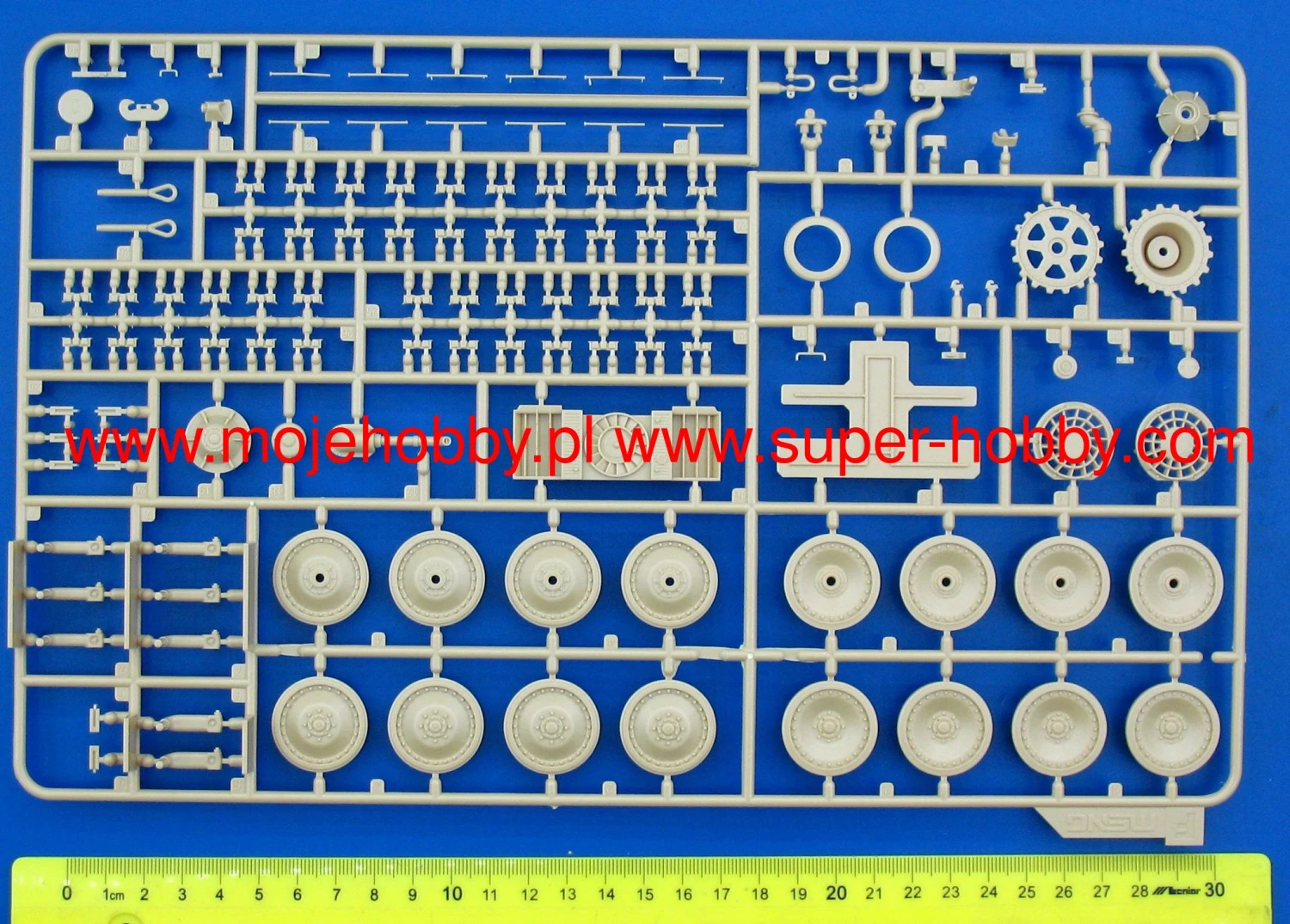 Meng Model TS039 German Tank Destroyer Sd.Kfz.173 Jagdpanther Ausf.G1 10 Meng Model TS039 German Tank Destroyer Sd.Kfz.173 Jagdpanther Ausf.G1 - Image 8