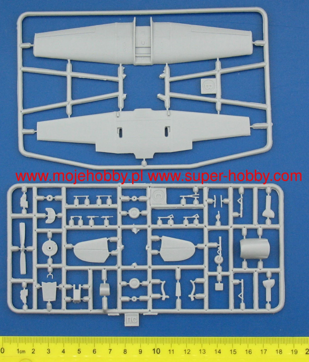 A-Model 72320 Yak-18PS 5 A-Model 72320 Yak-18PS - Image 3