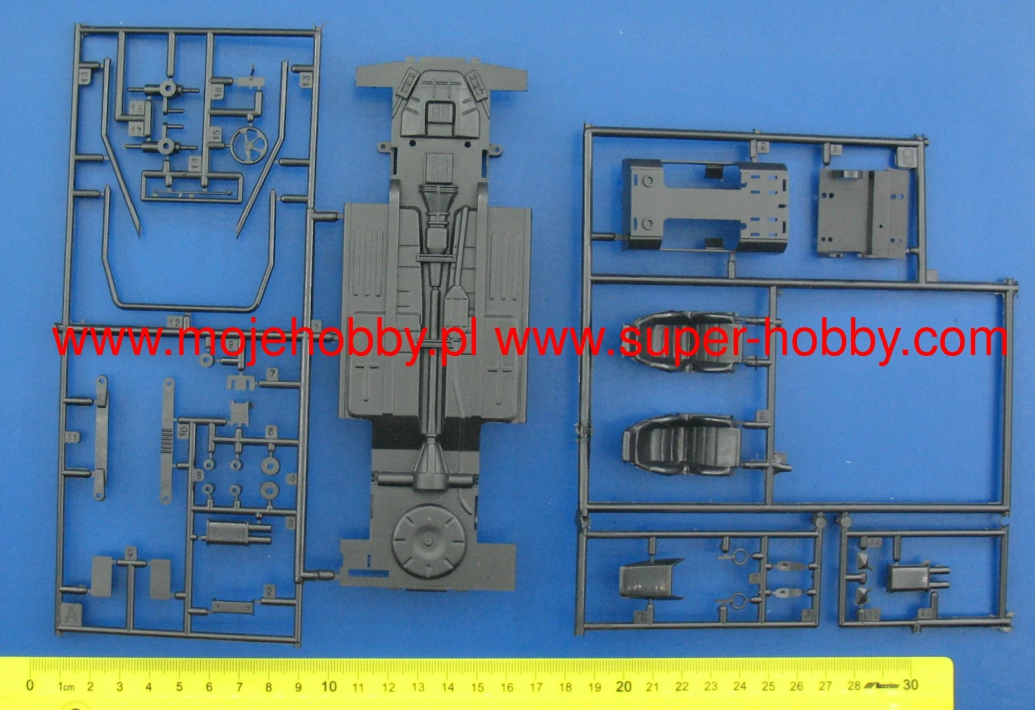 Fujimi 037646 Toyota Mark II GX61 Grande Twincam 24 5 Fujimi 037646 Toyota Mark II GX61 Grande Twincam 24 - Image 3