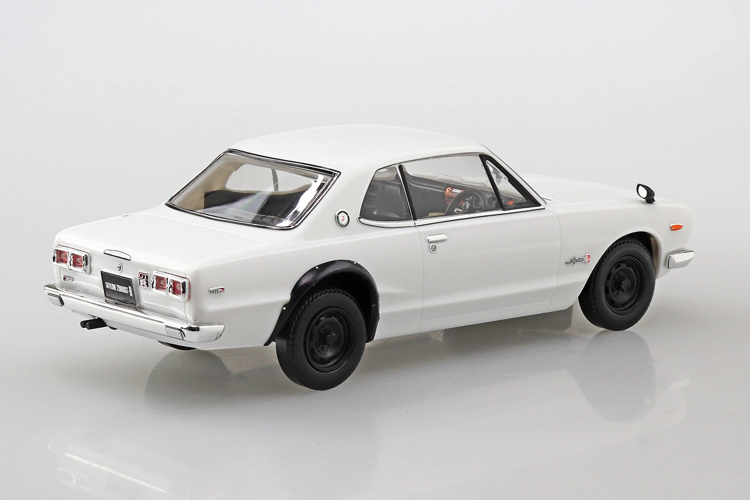 Aoshima 05883 Nissan Skyline 2000 GT-R (White) - SNAP KIT 5 Aoshima 05883 Nissan Skyline 2000 GT-R (White) - SNAP KIT - Image 3