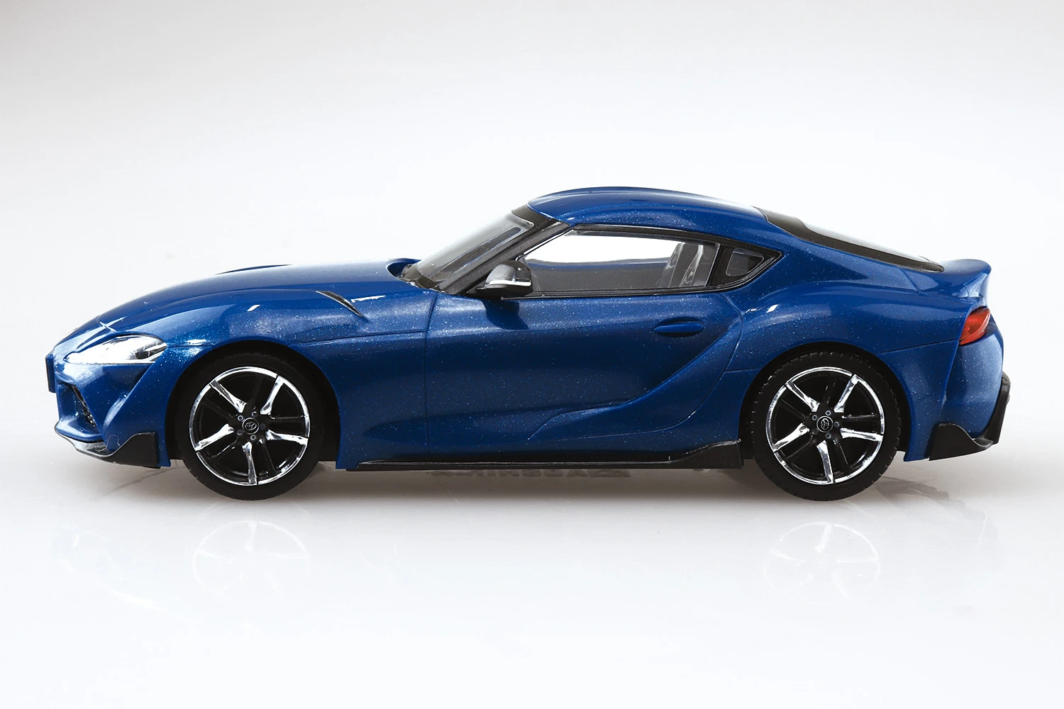 Aoshima 05889 Toyota GR Supra (Deep Blue Metallic) - SNAP KIT 6 Aoshima 05889 Toyota GR Supra (Deep Blue Metallic) - SNAP KIT - Image 4