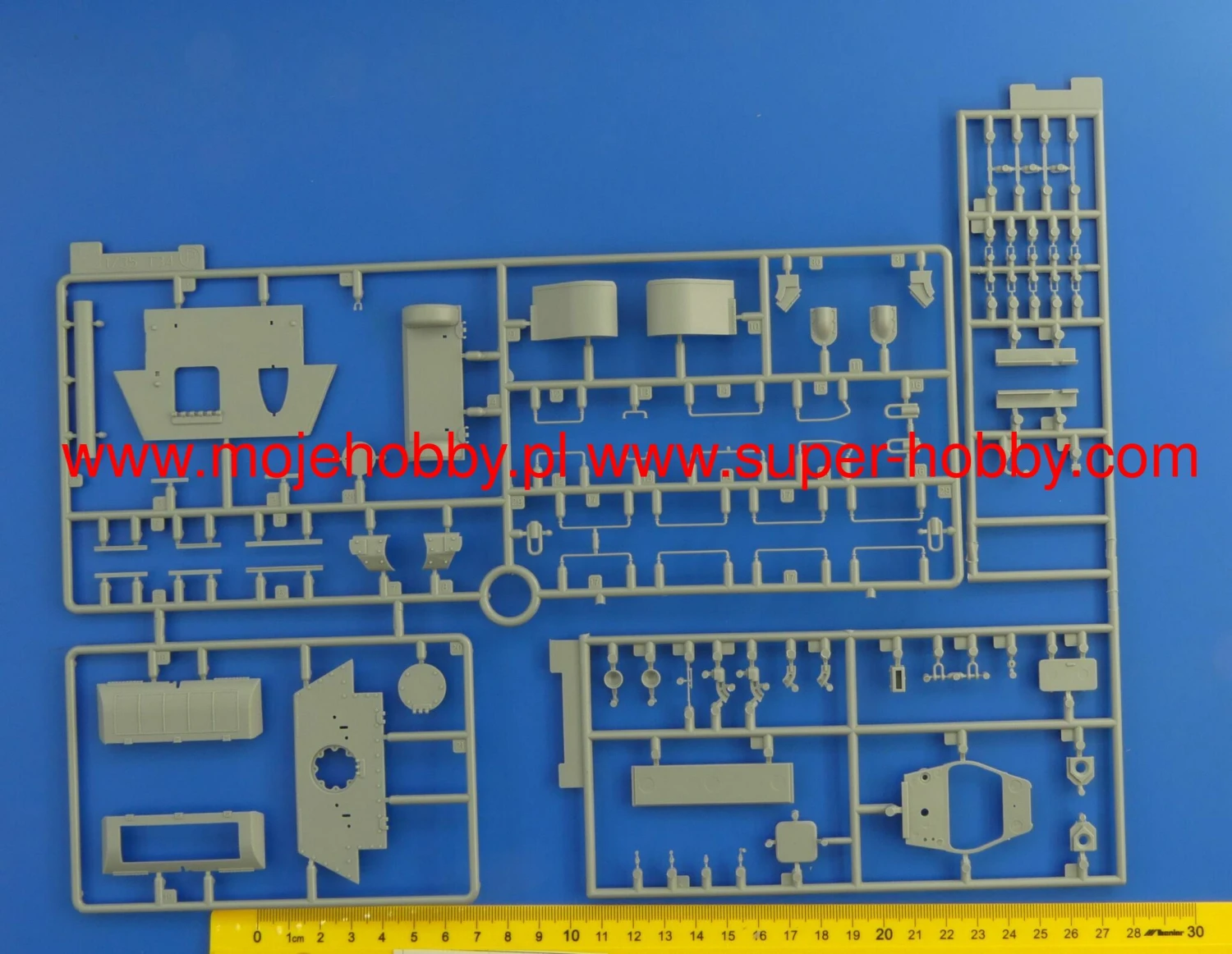 Dragon 6757 T-34/76 Mod.1943 W/Commander Cupola No.183 Factory 12 Dragon 6757 T-34/76 Mod.1943 W/Commander Cupola No.183 Factory - Image 10