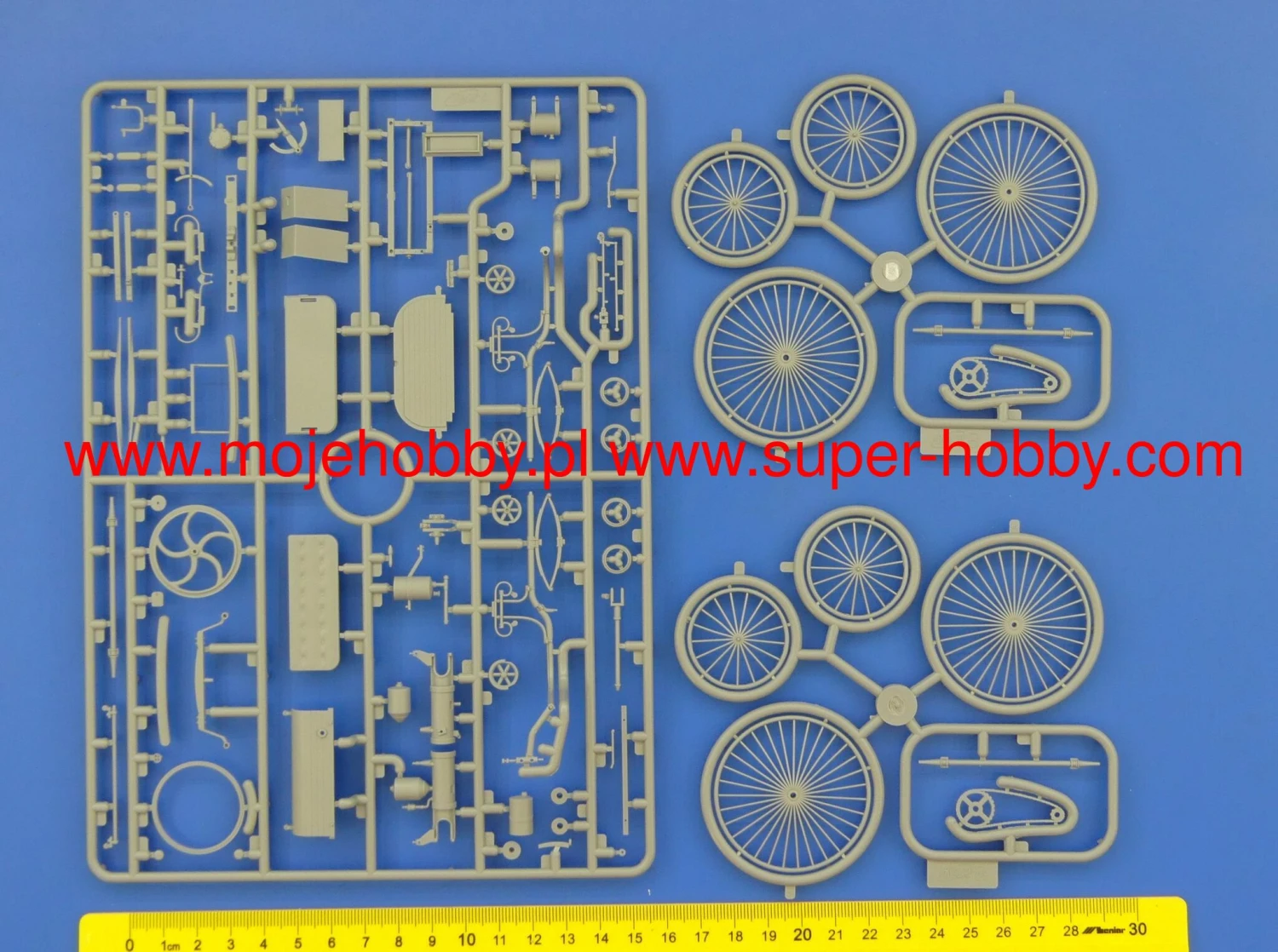ICM 24042 Benz Patent-Motorwagen 1886 8 ICM 24042 Benz Patent-Motorwagen 1886 - Image 6