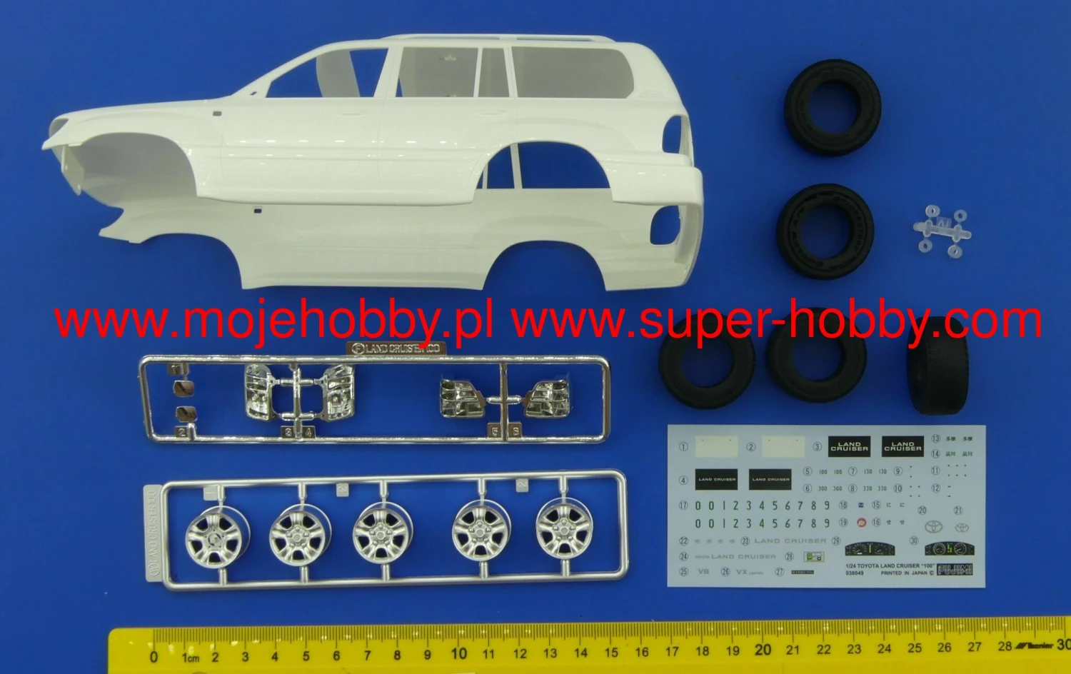 Fujimi 038049 Toyota Land Cruiser 100 Van VX Limited (HDJ101K) 4 Fujimi 038049 Toyota Land Cruiser 100 Van VX Limited (HDJ101K) - Image 2
