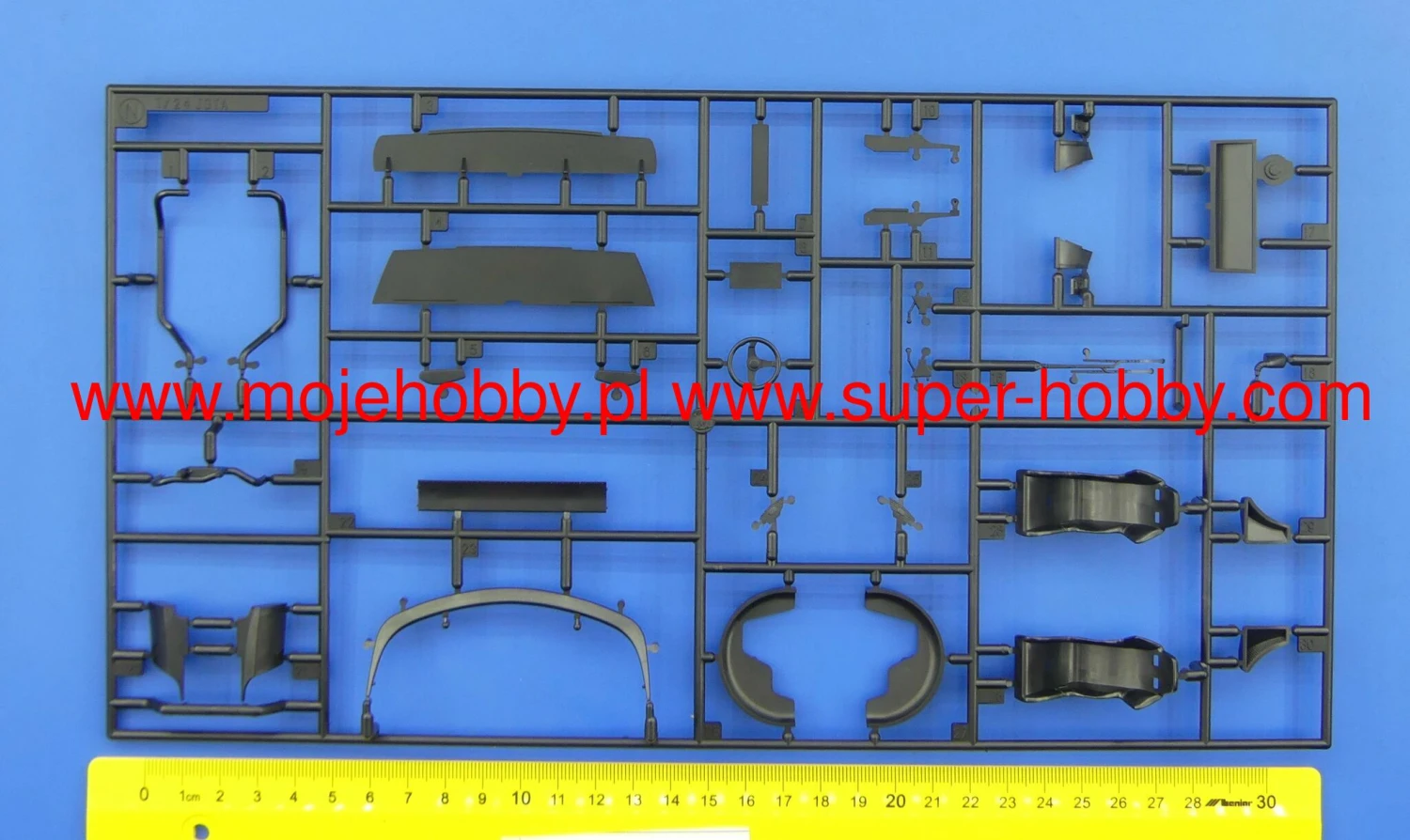 Hasegawa 20472 Lamborghini Jota SVR W/Italian Girl's Figure 7 Hasegawa 20472 Lamborghini Jota SVR W/Italian Girl's Figure - Image 5