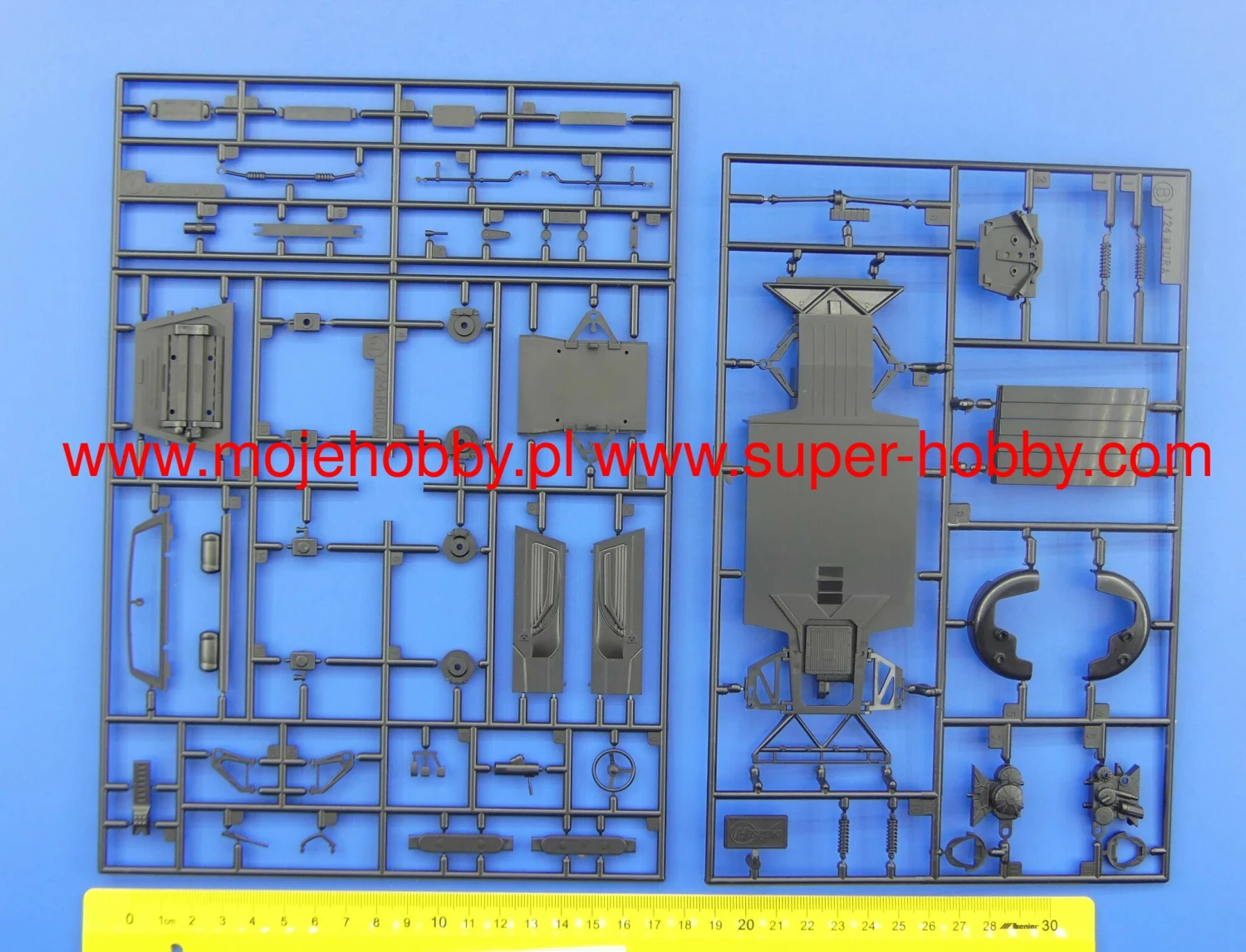 Hasegawa 20472 Lamborghini Jota SVR W/Italian Girl's Figure 8 Hasegawa 20472 Lamborghini Jota SVR W/Italian Girl's Figure - Image 6