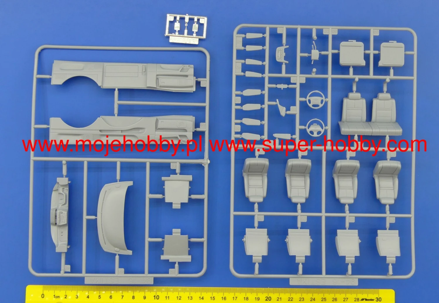 Aoshima 06135 MC#124 Toyota TCR11G Estima Lucida/ Emina '94 11 Aoshima 06135 MC#124 Toyota TCR11G Estima Lucida/ Emina '94 - Image 9