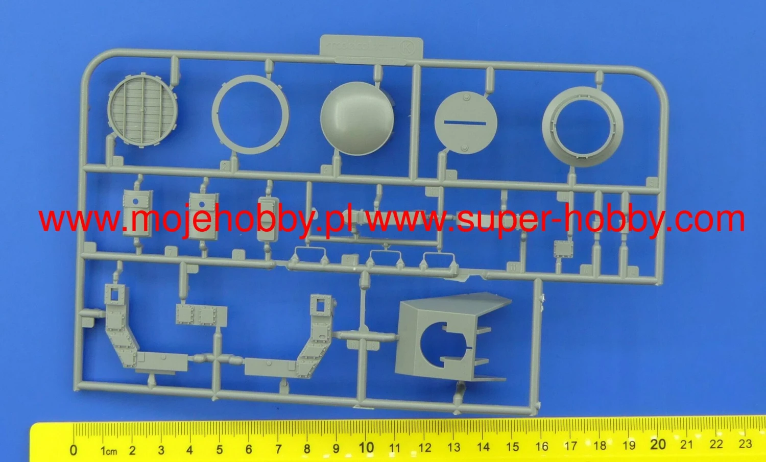 Model Collect UA72351 Fist Of War German Ausf. Vierfüßler "Nachteule" 6 Model Collect UA72351 Fist Of War German Ausf. Vierfüßler "Nachteule" - Image 4